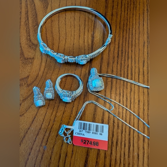 Opal jewelry 5-piece set, silver over brass - NEW - Picture 10 of 12